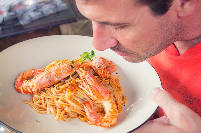 Jantar às cegas: uma opção para o seu restaurante